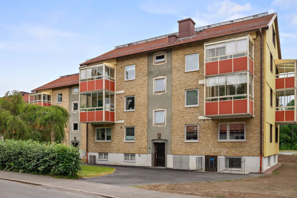 20. Kallarrenovering Flerbostadshus Nacka Saltsjobaden