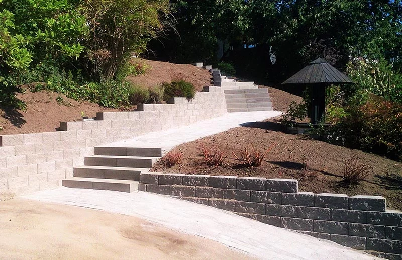 Stenlaggning 2 gangar samt trappa Hagsatra Ormkarr